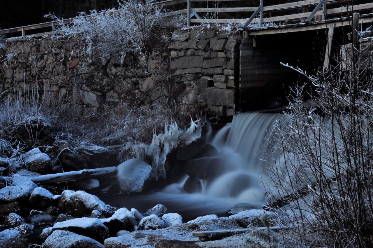Snoea Bruk Hotell Och Konferens Dala-Jarna Buitenkant foto